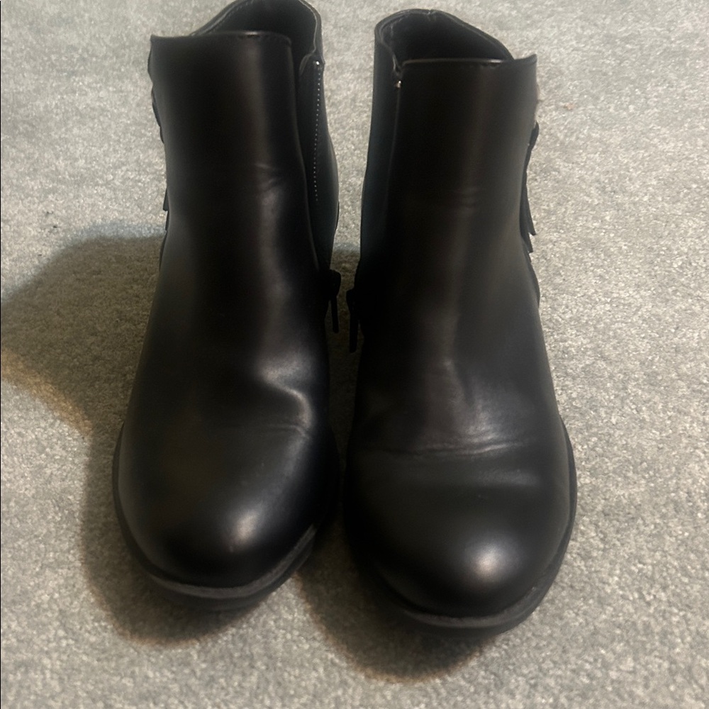 Arizona Women's Black Ankle Boots